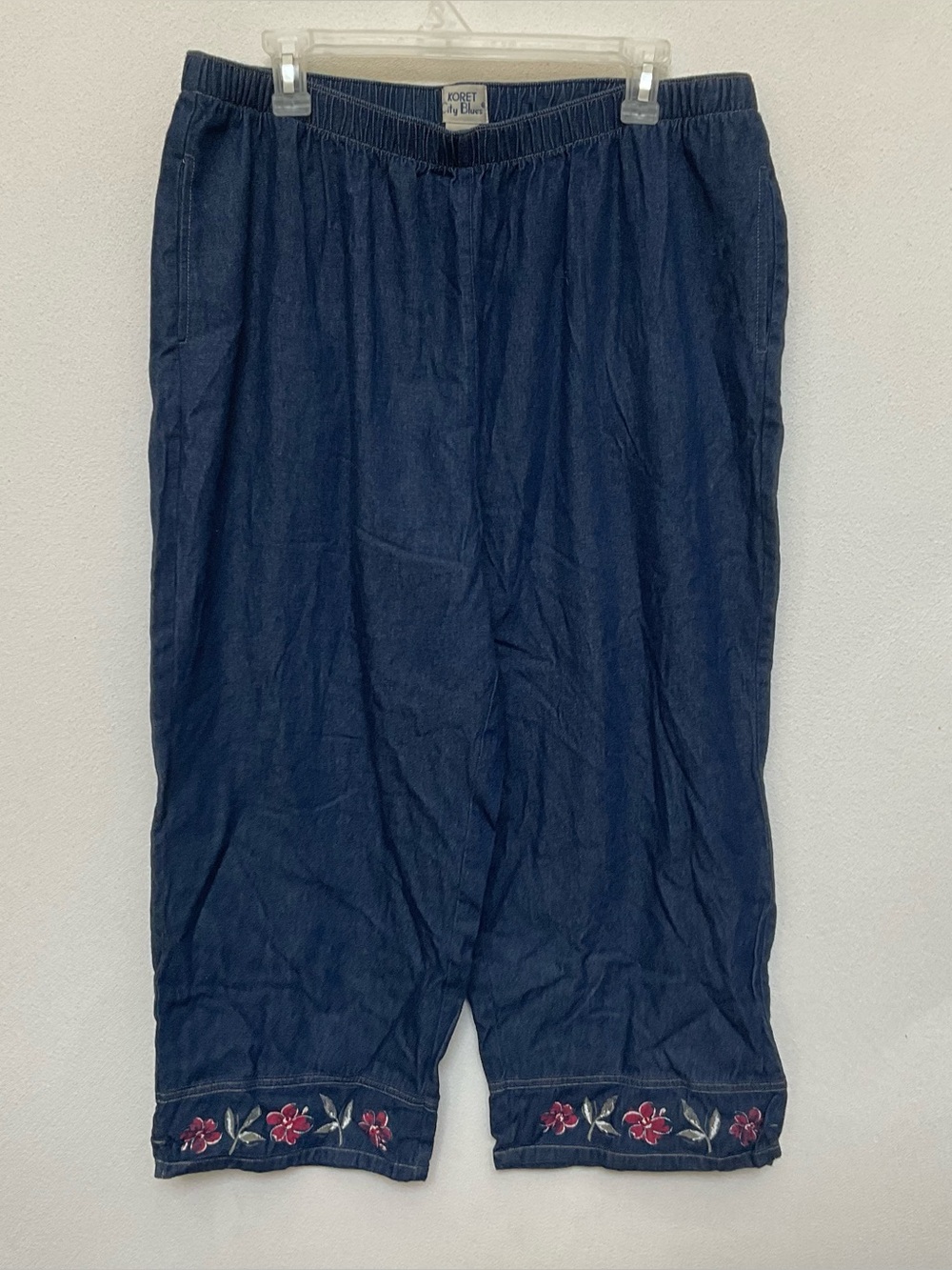 Koret City Blues 100% Cotton Chambray Denim-Look Capris With Floral Hems Size 18